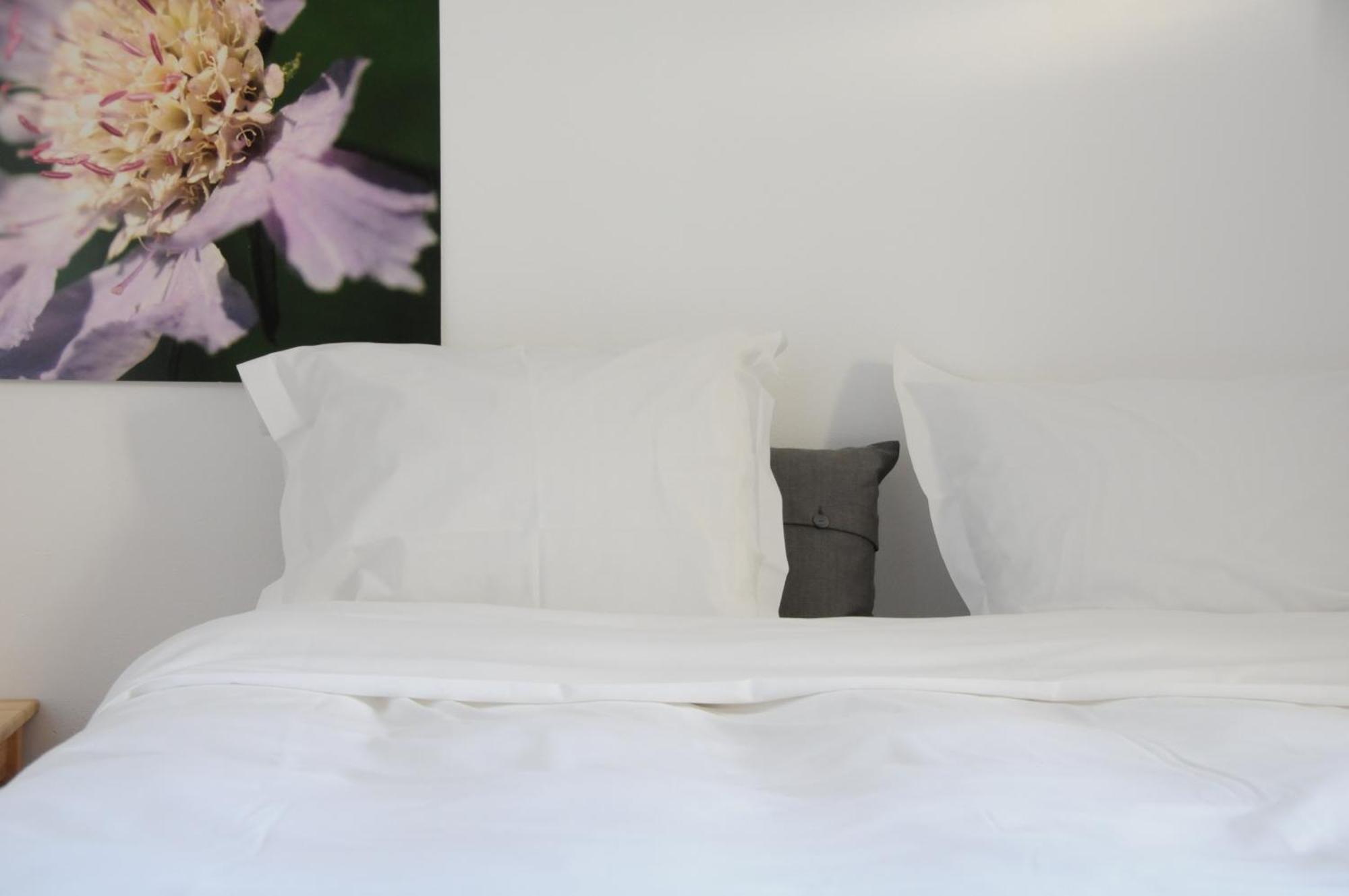 Les Deux Ponts Hotel Pierre-Perthuis Екстериор снимка